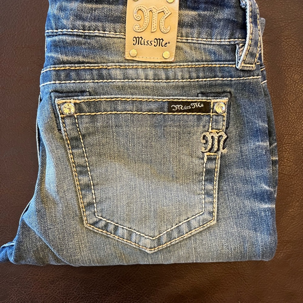 Woman's Miss Me Skinny (Style: JS5151S3)